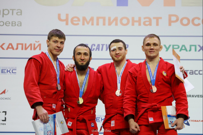 Серебро на чемпионате России по боевому самбо Министерство физической культуры и