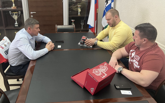 Сергей Ахапов обсудил развитие силового экстрима с представителями  российской  и региональной федераций 