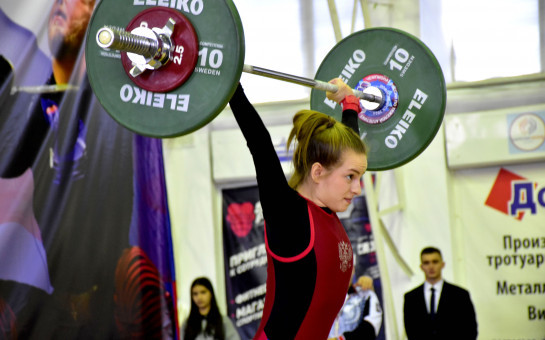 Красота, большой азарт и новые вершины! Бердск принимает чемпионат и первенство СФО по тяжёлой атлетике 